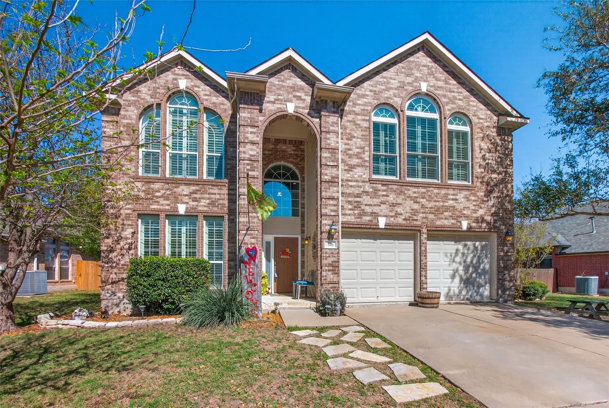 View 376 Sweet Gum Dr in Hometown Kyle Ph 3 Sec 1 376 Sweet Gum Dr - front exterior - Luxury home in Hometown Kyle Ph 3 Sec 1, Kyle, TX