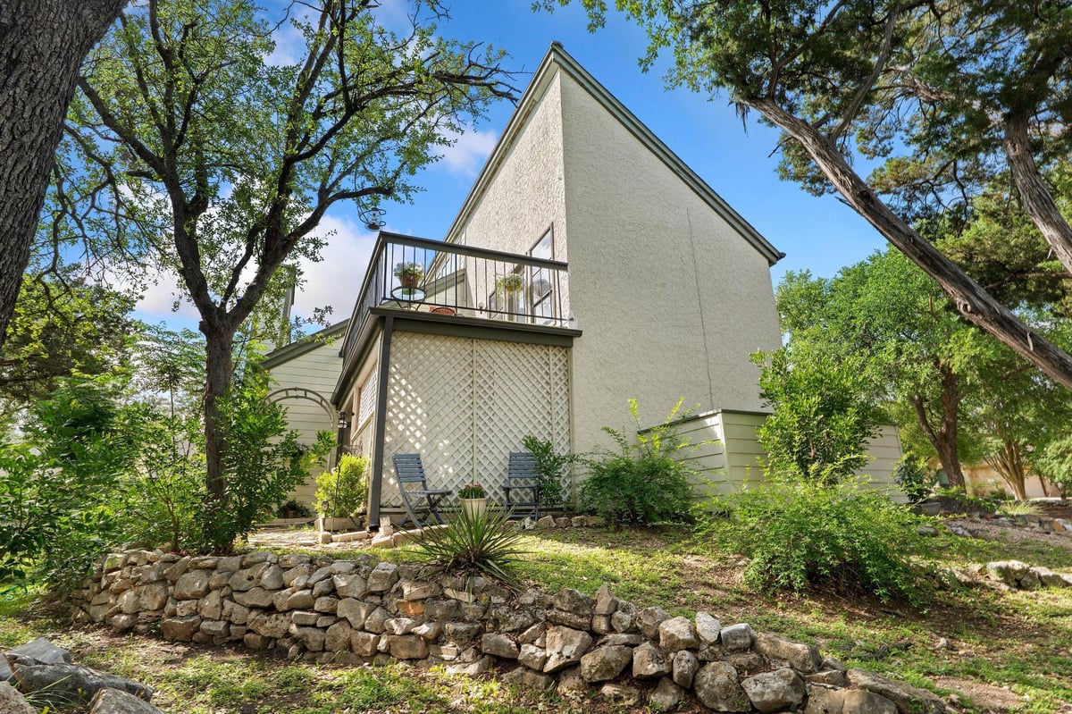 View 40 Casa Verde in Casa Verde Condo 40 Casa Verde - front exterior - Luxury home in Casa Verde Condo, Lakeway, TX