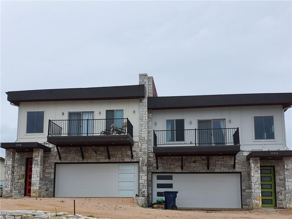 View 4001 Paloma Cir in Vista Grande 4001 Paloma Cir - front exterior - Luxury home in Vista Grande, Austin, TX