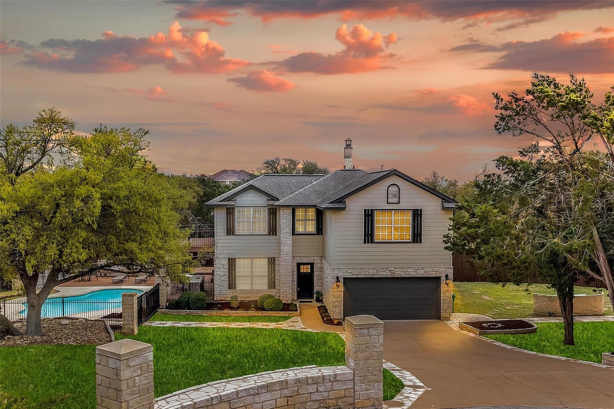 View 4003 Paloma Cir in Vista Grande 4003 Paloma Cir - front exterior - Luxury home in Vista Grande, Austin, TX