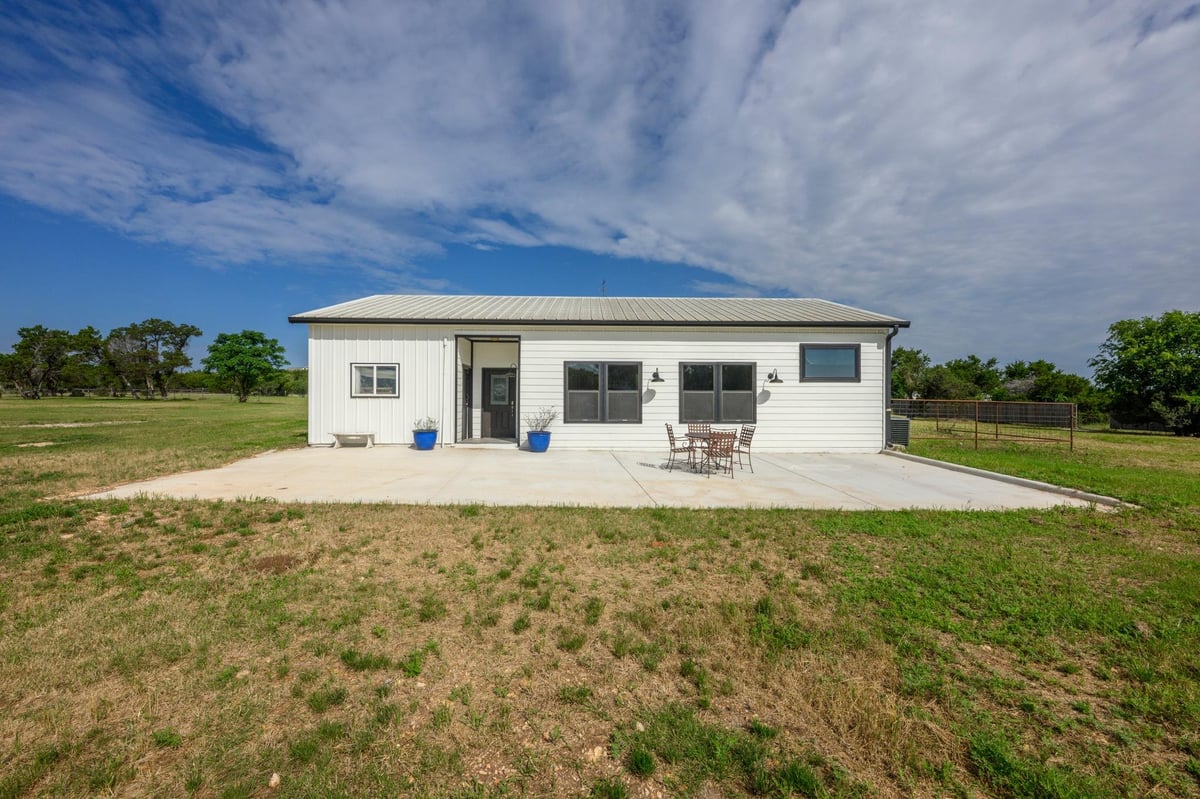408 Mesa Oaks RD - front exterior - Luxury home in Hidden Mesa, Leander, TX