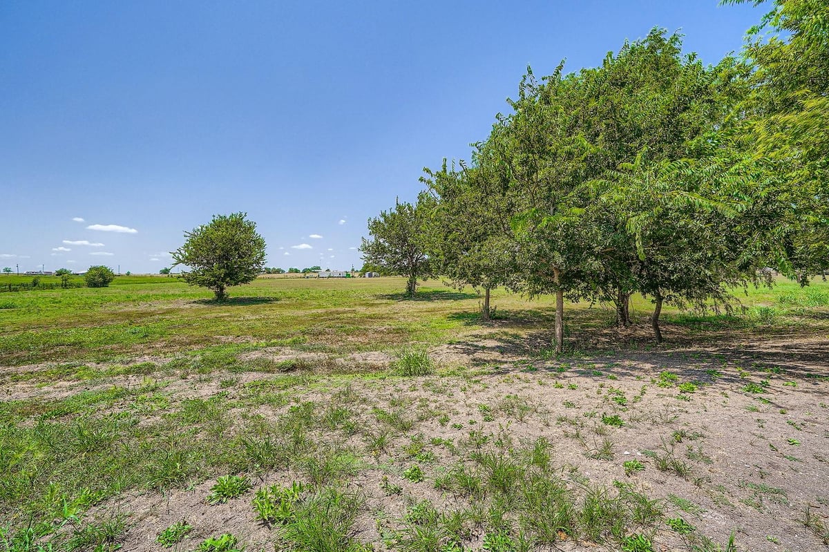 View 415 County Road 154 in Lana Weeks Sub 415 County Road 154 - front exterior - Luxury lot in Lana Weeks Sub, Georgetown, TX