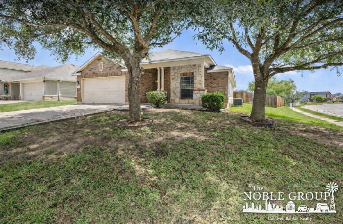 View 417 Bandara Woods Blvd in County Line Sub Ph 417 Bandara Woods Blvd - front exterior - Luxury home in County Line Sub Ph, Elgin, TX