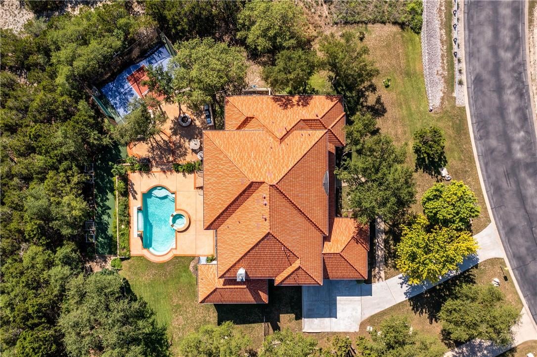 View 4325 Lago Viento in Lakewind Estates Sec 03 4325 Lago Viento - front exterior - Luxury home in Lakewind Estates Sec 03, Austin, TX