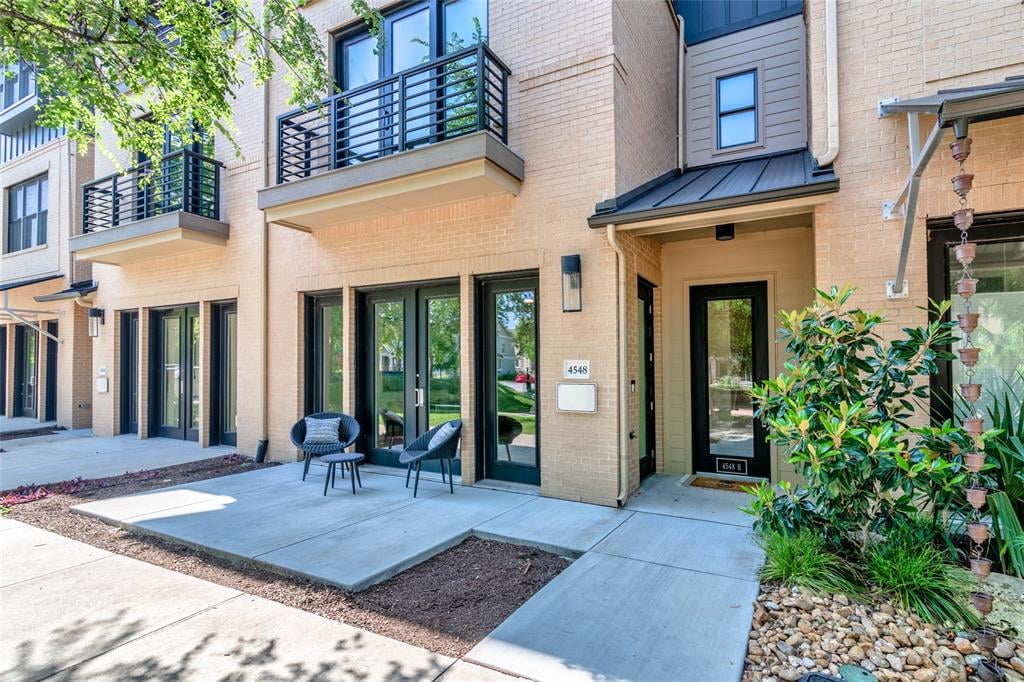 View 4548 Page St in Mueller Sec VI Sub 4548 Page St - front exterior - Luxury home in Mueller Sec VI Sub, Austin, TX