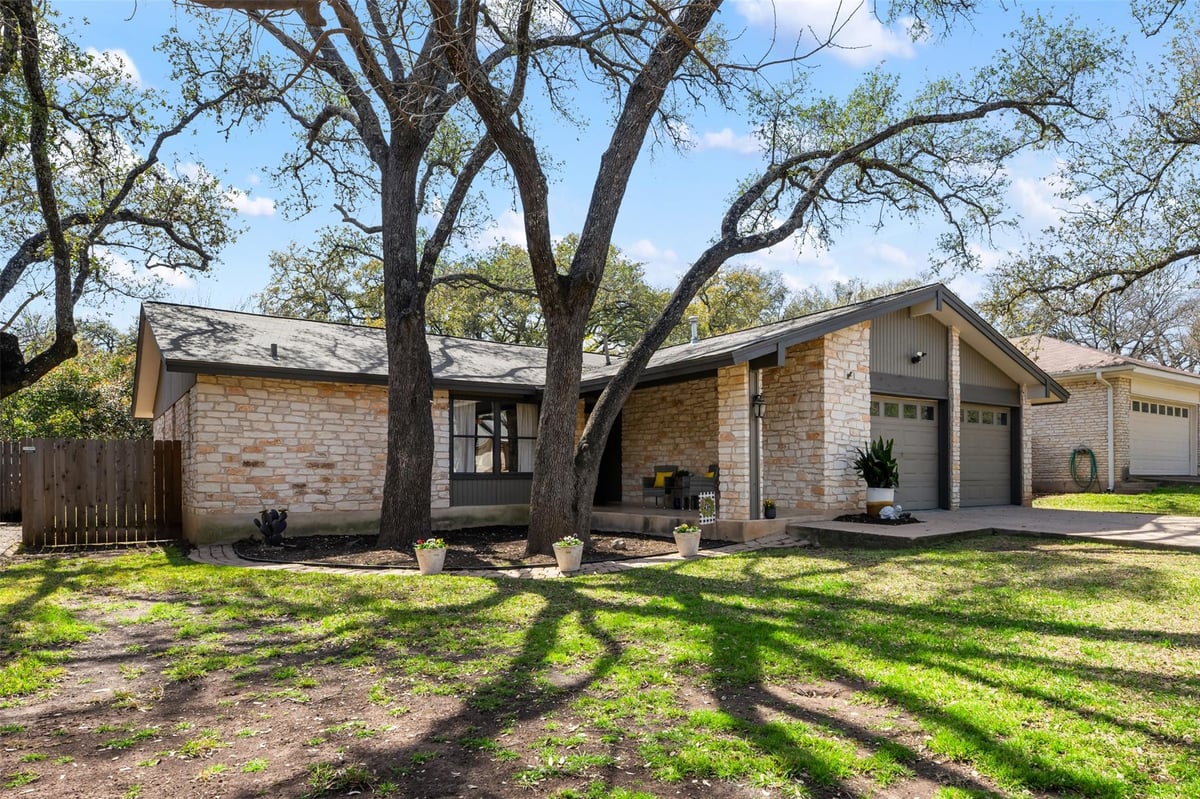 View 4713 Fieldstone Dr in Trailwood Village One At Travis Country 4713 Fieldstone Dr - front exterior - Luxury home in Trailwood Village One At Travis Country, Austin, TX
