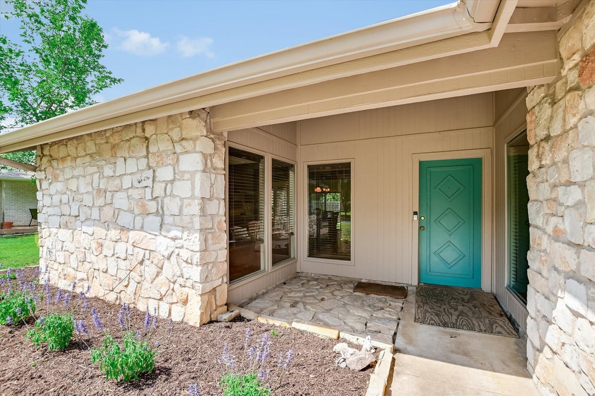 View 4806 Canyonbend CIR in Travis Country 4806 Canyonbend CIR - front exterior - Luxury home in Travis Country, Austin, TX