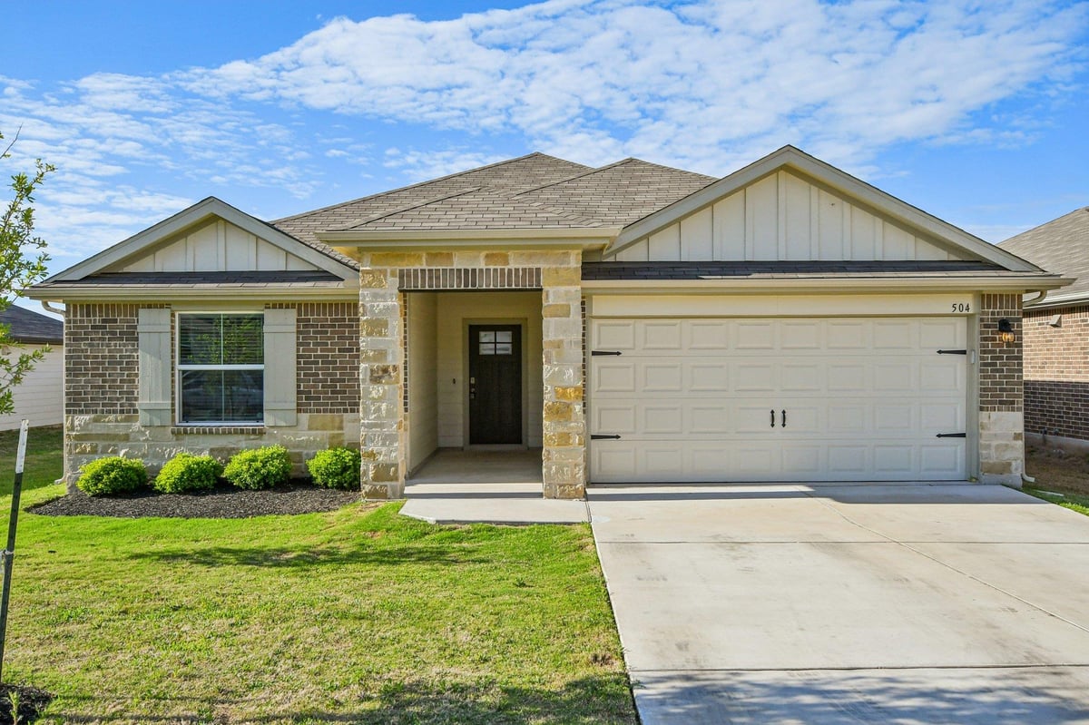 View 504 Elm Creek DR in Southgate Ph 3 504 Elm Creek DR - front exterior - Luxury home in Southgate Ph 3, Hutto, TX