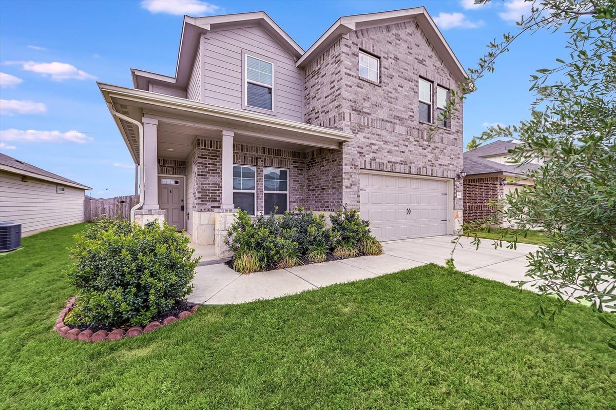 View 510 Mossy Rock DR in Cross Creek 510 Mossy Rock DR - front exterior - Luxury home in Cross Creek, Hutto, TX