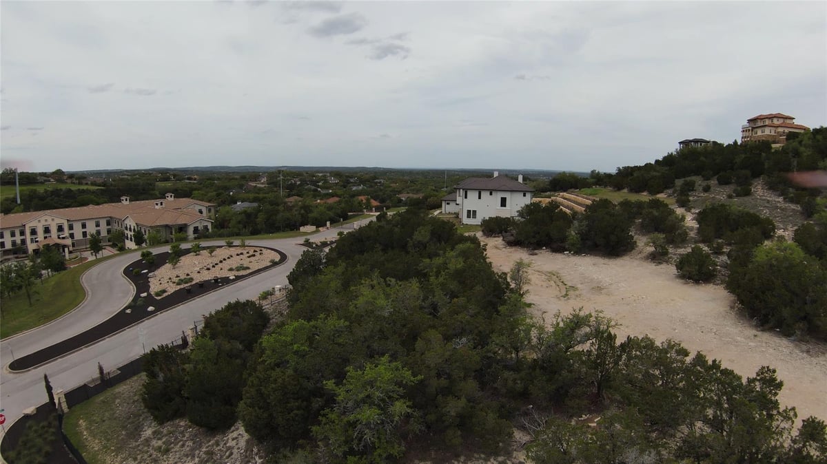 516 Bella Montagna Cir - front exterior - Luxury lot in Bella Montagna, Austin, TX