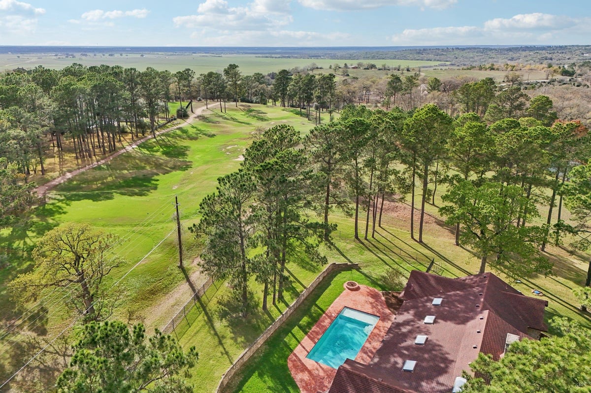 546 McAllister Rd - front exterior - Luxury home in Bowles, Benjamin, Bastrop, TX