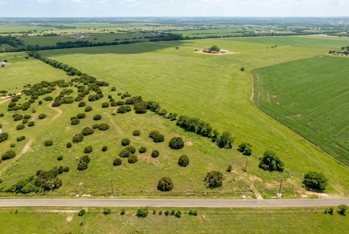 View 562 County Road 154 in OVERLOOK AT WEIR 562 County Road 154 - front exterior - Luxury lot in OVERLOOK AT WEIR, Georgetown, TX