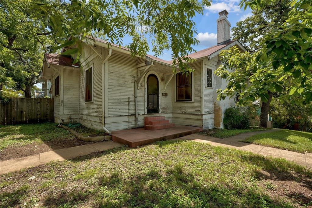 View 605 HIGHLAND Ave in Division Z 605 HIGHLAND Ave - front exterior - Luxury home in Division Z, Austin, TX