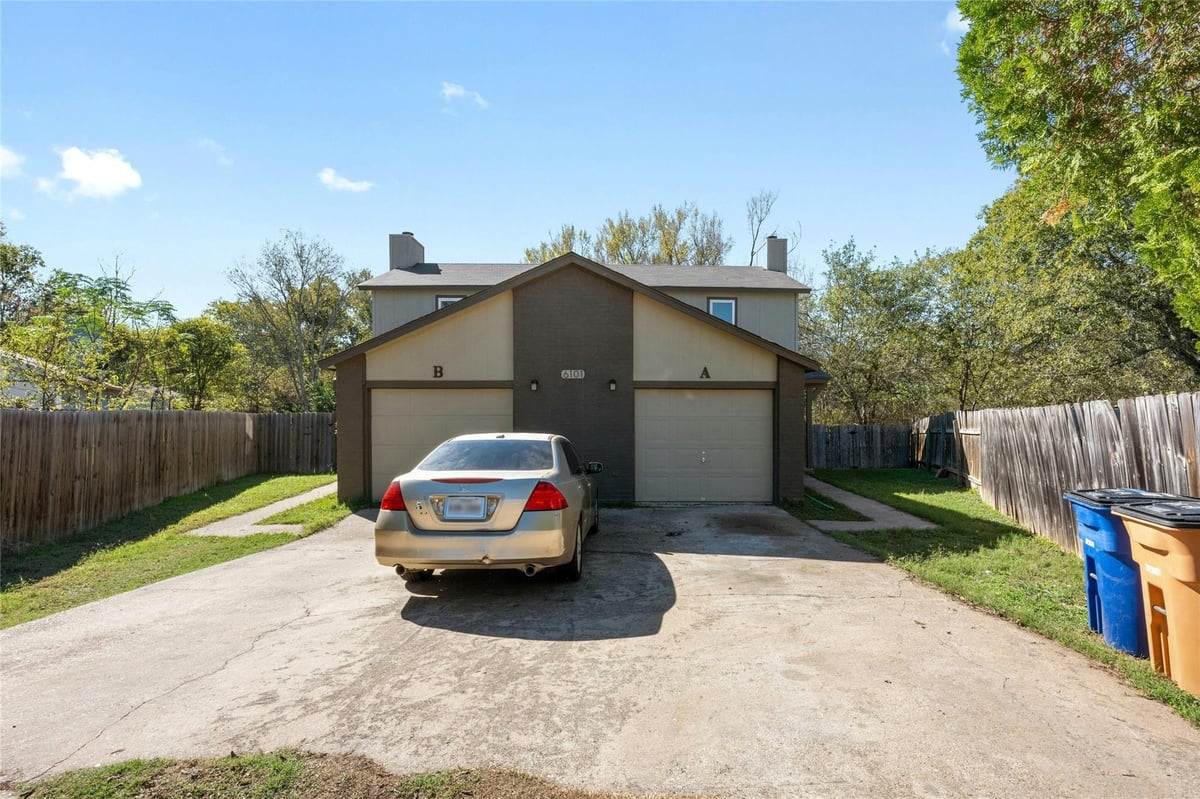 View 6101 Asa Dr in Yarrabee Bend South Sec 01 6101 Asa Dr - front exterior - Luxury home in Yarrabee Bend South Sec 01, Austin, TX
