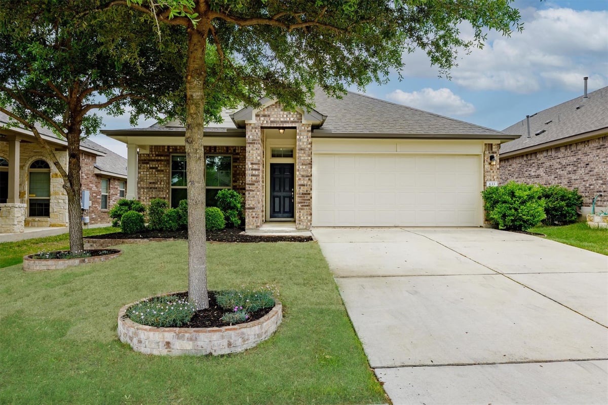 View 633 Carly Ann LN in Northside Meadow 633 Carly Ann LN - front exterior - Luxury home in Northside Meadow, Leander, TX