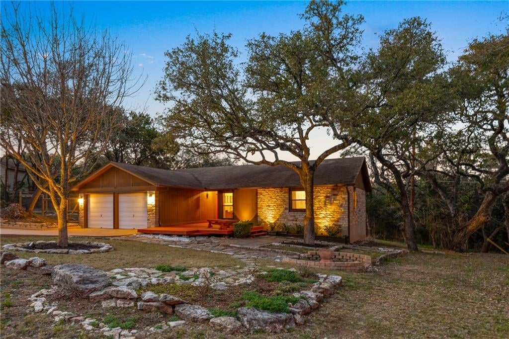 View 6808 Smokey Hill Rd in Valley View Acres Rev 6808 Smokey Hill Rd - front exterior - Luxury home in Valley View Acres Rev, Austin, TX