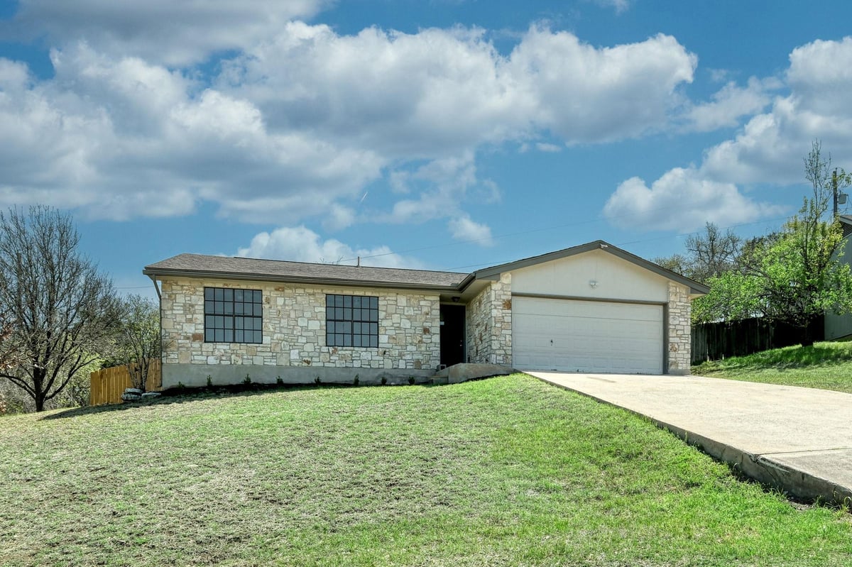 View 6911 Rifle Bnd in Valley View Acres Rev 6911 Rifle Bnd - front exterior - Luxury home in Valley View Acres Rev, Austin, TX