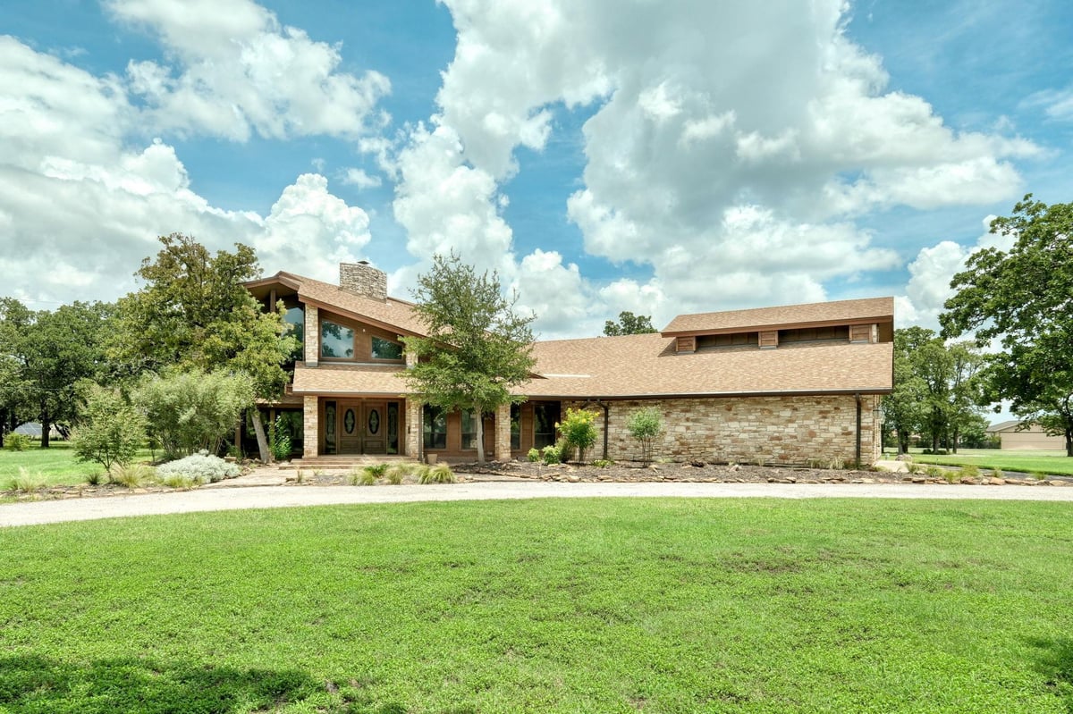 View 700 Breakaway Rd in Breakaway Park Sec 1 700 Breakaway Rd - front exterior - Luxury home in Breakaway Park Sec 1, Cedar Park, TX