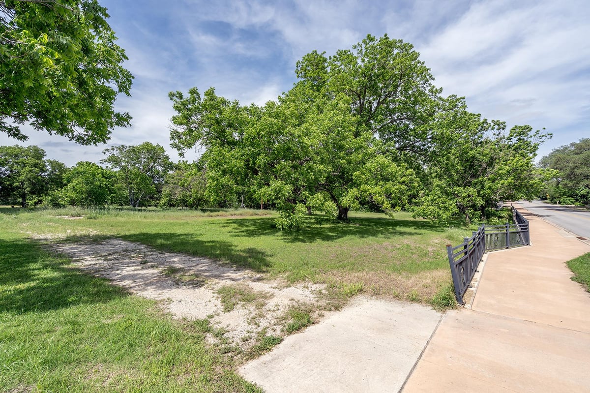 View 700 Main St in AM10DLXI - MH - SLE/SLH/SBU 700 Main St - front exterior - Luxury home in AM10DLXI - MH - SLE/SLH/SBU, Liberty Hill, TX