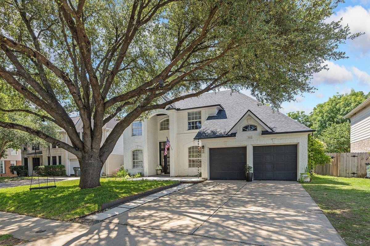 View 702 Churchill Farms DR in Stonehedge Sec 01 702 Churchill Farms DR - front exterior - Luxury home in Stonehedge Sec 01, Georgetown, TX