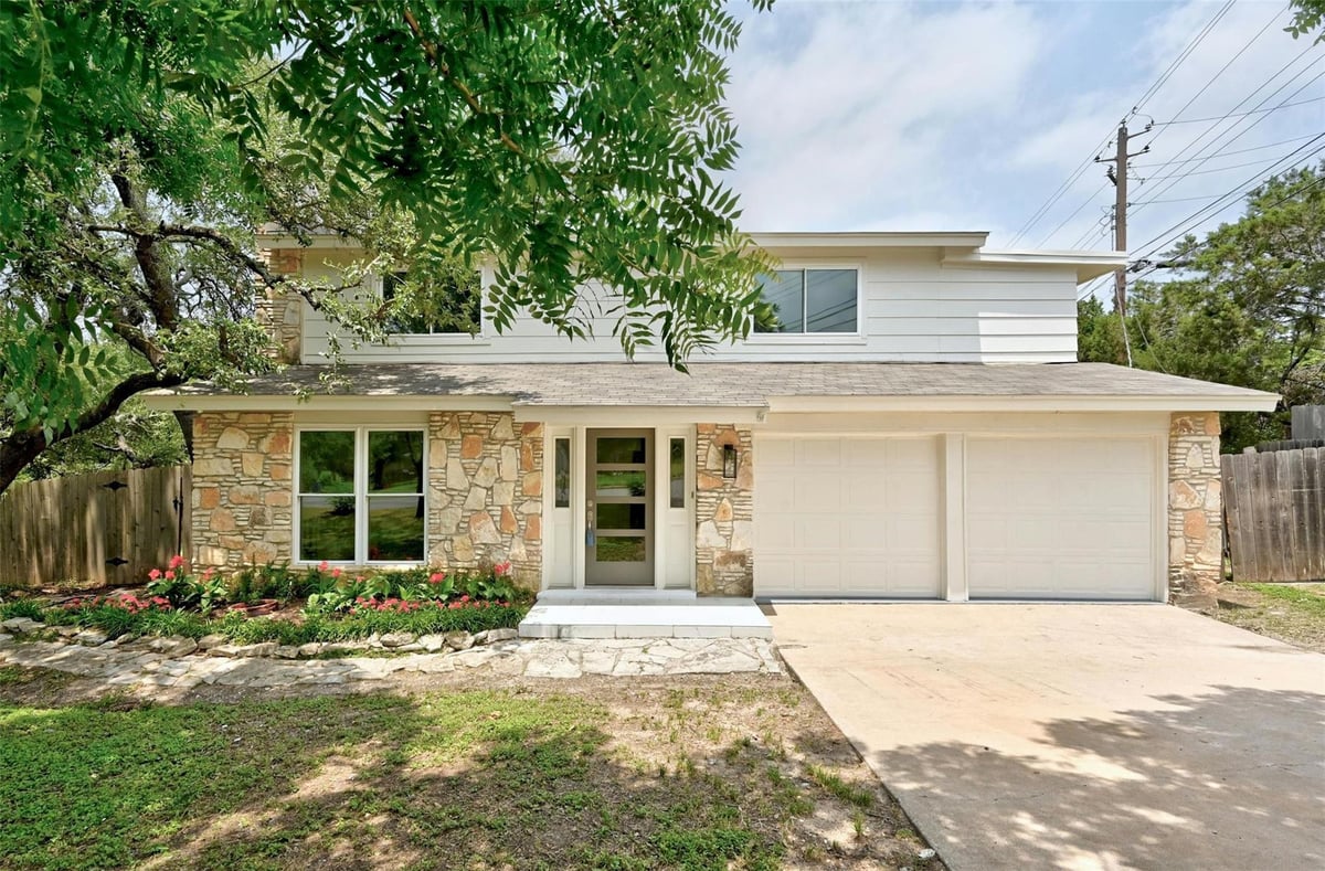View 7106 Harvest Trail Dr in Scenic Brook West Sec 02 Ph 01 7106 Harvest Trail Dr - front exterior - Luxury home in Scenic Brook West Sec 02 Ph 01, Austin, TX