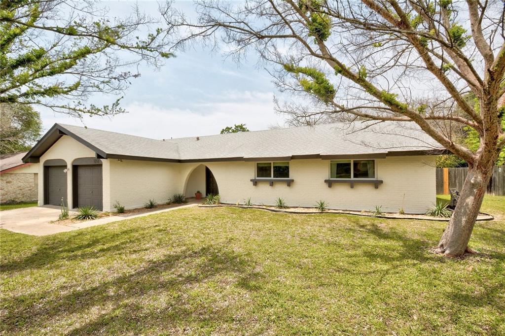 View 7212 Silvermine Dr in SCENIC BROOK WEST SEC 3 PHS 1 7212 Silvermine Dr - front exterior - Luxury home in SCENIC BROOK WEST SEC 3 PHS 1, Austin, TX