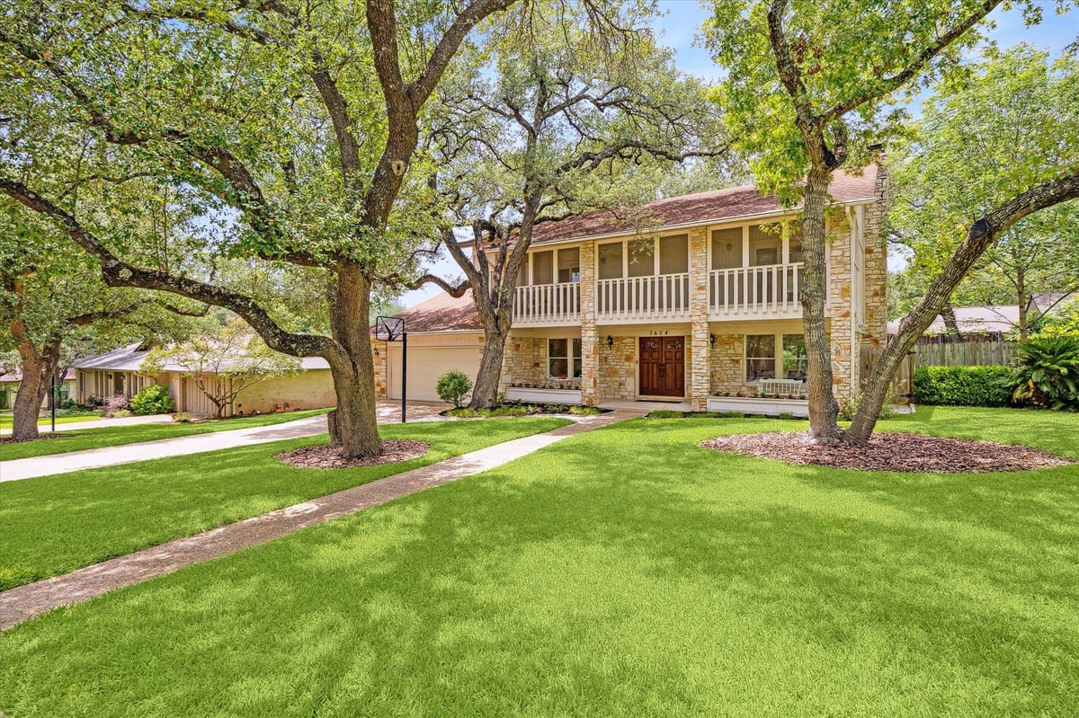 View 7604 Chimney CORS in Green Trails Estates Resub 7604 Chimney CORS - front exterior - Luxury home in Green Trails Estates Resub, Austin, TX