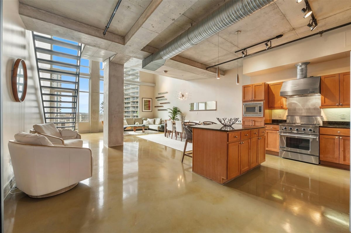 View 800 W 5th ST Unit #1104 in Austin City Lofts Amd 800 W 5th ST Unit #1104 - front exterior - Luxury home in Austin City Lofts Amd, Austin, TX