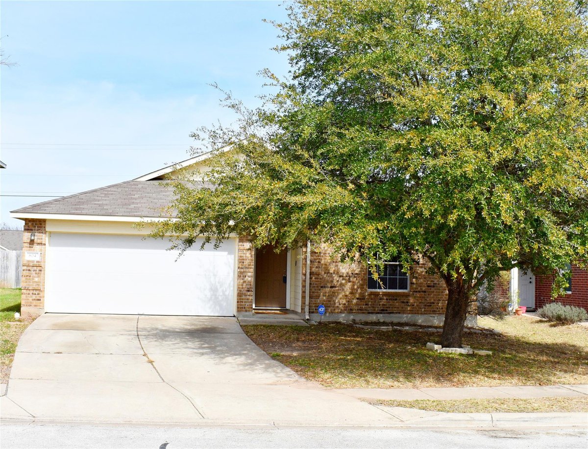 View 804 Lavaca Loop in County Line Sub Ph 804 Lavaca Loop - front exterior - Luxury home in County Line Sub Ph, Elgin, TX