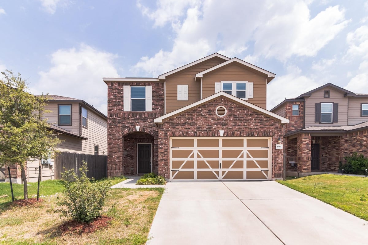 View 804 Sawbuck DR in COTTAGES AT BEAVER CREEK 804 Sawbuck DR - front exterior - Luxury home in COTTAGES AT BEAVER CREEK, Pflugerville, TX