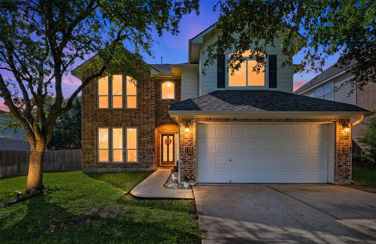 View 8200 Sunburst PKWY in Stone Canyon Sec 08a 8200 Sunburst PKWY - front exterior - Luxury home in Stone Canyon Sec 08a, Round Rock, TX