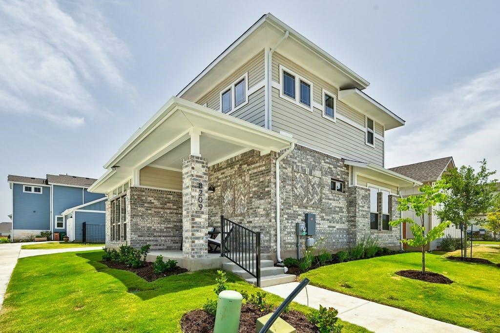 View 8209 Orizzonte St in Easton Pk Ph 2 Sec 23 8209 Orizzonte St - front exterior - Luxury home in Easton Pk Ph 2 Sec 23, Austin, TX