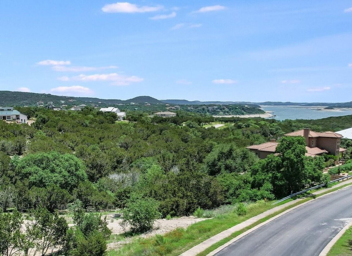 View 8509 Kelly Cv in Kellywood Estates 8509 Kelly Cv - front exterior - Luxury lot in Kellywood Estates, Lago Vista, TX