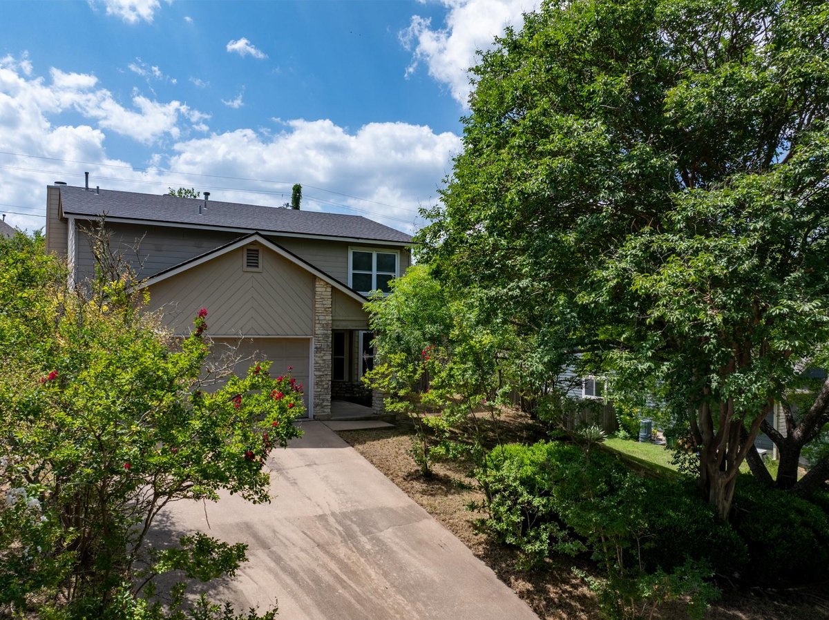 View 8546 Red Willow Dr in WINDMILL RUN SEC 1 8546 Red Willow Dr - front exterior - Luxury home in WINDMILL RUN SEC 1, Austin, TX