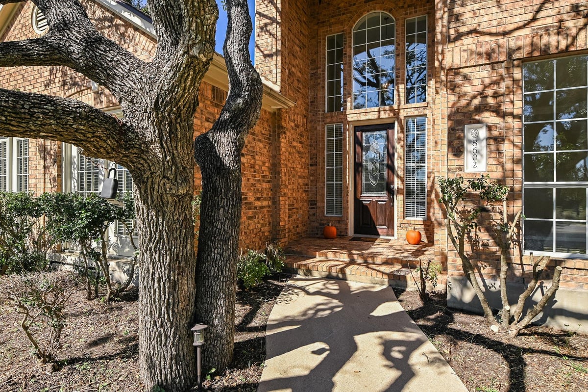 View 8602 Pepper Rock Dr in Meadows Brushy Creek 8602 Pepper Rock Dr - front exterior - Luxury home in Meadows Brushy Creek, Austin, TX