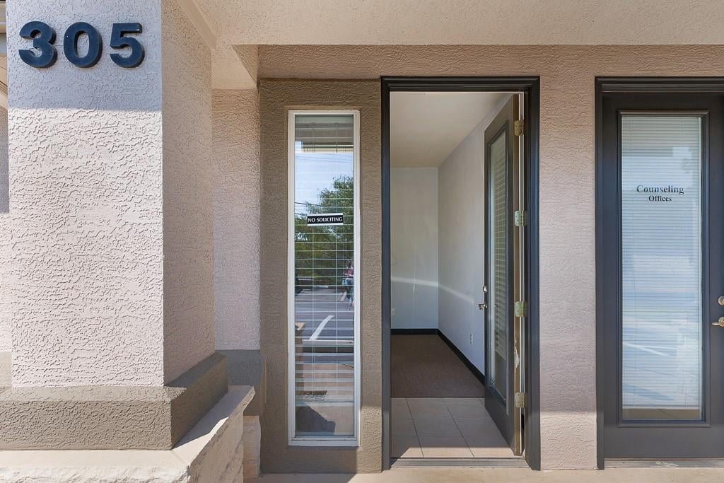 View 8700 Menchaca Rd Unit #305 in Grand Oaks Office Condo Amd 8700 Menchaca Rd Unit #305 - front exterior - Luxury home in Grand Oaks Office Condo Amd, Austin, TX