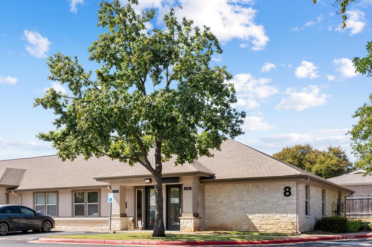 View 8700 Menchaca Rd Unit #806 in Grand Oaks Office Condo Amd 8700 Menchaca Rd Unit #806 - front exterior - Luxury home in Grand Oaks Office Condo Amd, Austin, TX