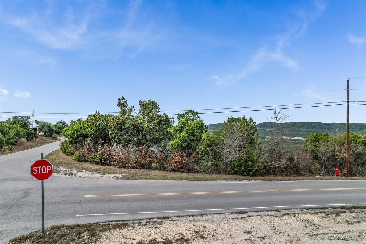 View 8900 BAR K RANCH Rd in BAR K RANCHES PLAT 11 8900 BAR K RANCH Rd - front exterior - Luxury lot in BAR K RANCHES PLAT 11, Lago Vista, TX