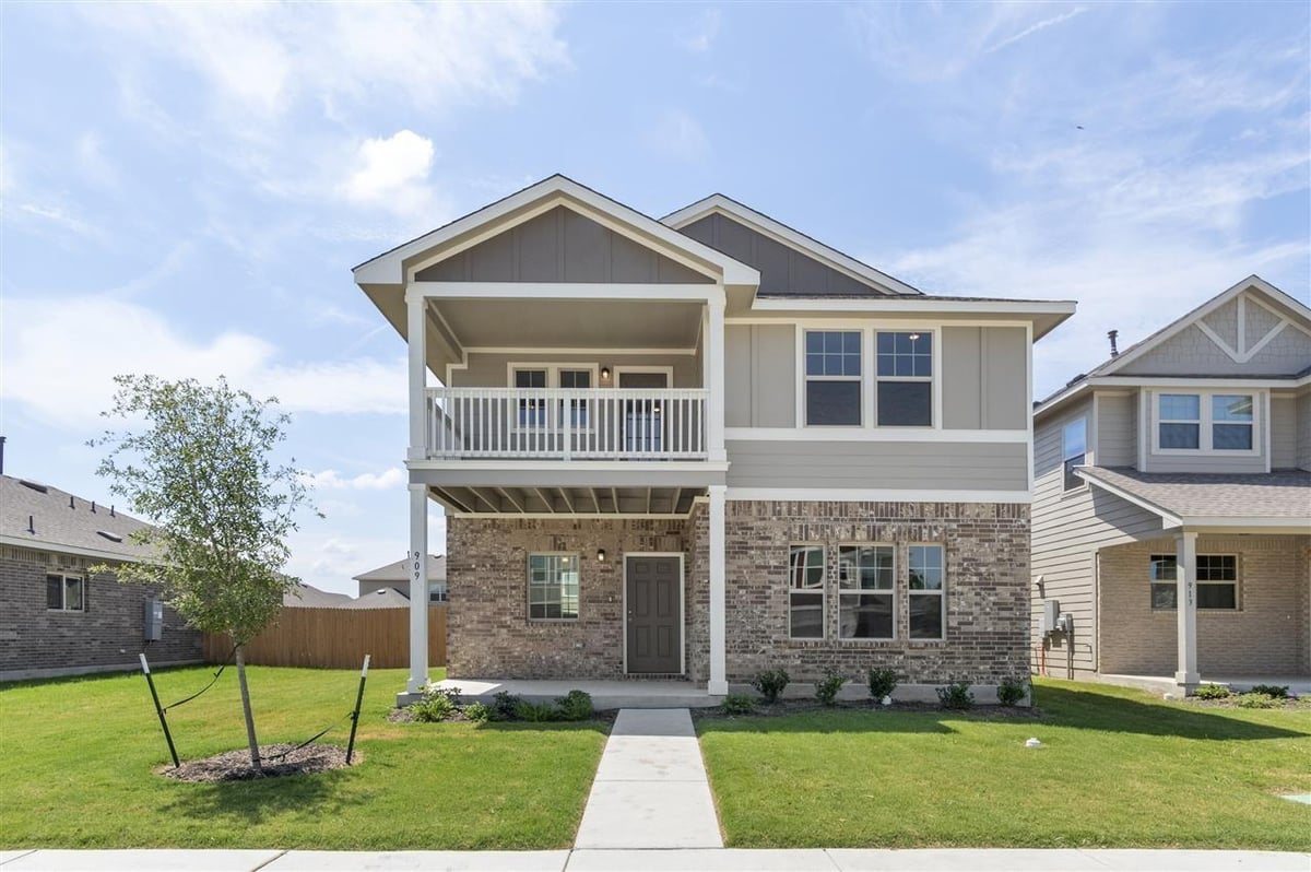 View 909 Paddock Ln in Saddlecreek 909 Paddock Ln - front exterior - Luxury home in Saddlecreek, Georgetown, TX