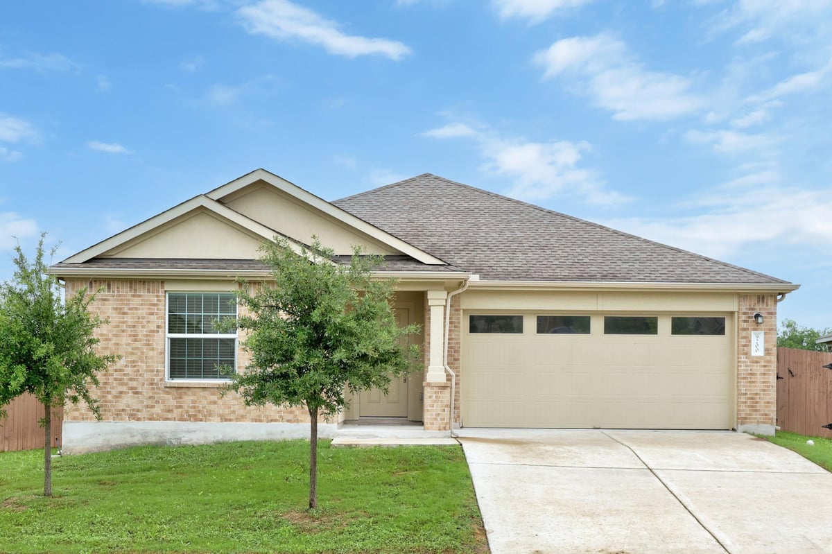 View 9200 Daisy Cutter XING in Saddlecreek Ph 2C 9200 Daisy Cutter XING - front exterior - Luxury home in Saddlecreek Ph 2C, Georgetown, TX