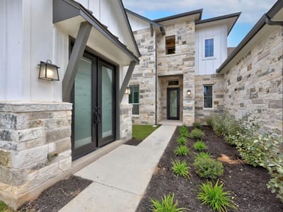 Living area at 100 Montecilo Dr - 4 bed 3 bath home