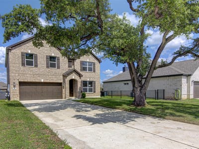 Living area at 1004 Desaix Dr - 4 bed 2 bath home