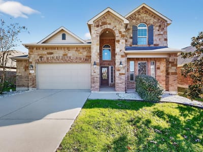 Living area at 102 Plantain DR - 5 bed 3 bath home