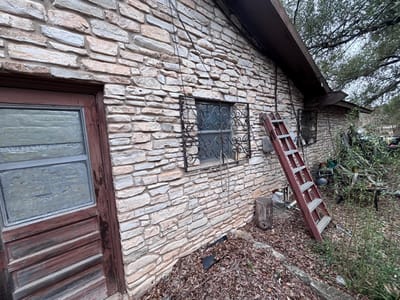 Living area at 10302 Spring Cir - 3 bed 2 bath home