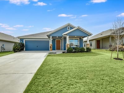 Living area at 104  Sulphur River Loop - 4 bed 2 bath home