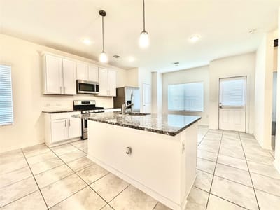 Living area at 105  Eagle Lake Dr - 4 bed 2 bath home