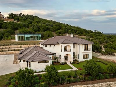 Living area at 106 Bella Montagna CIR - 5 bed 6 bath home