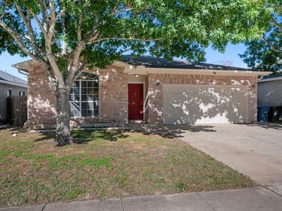 Living area at 106 Shenandoah TRL - 2 bed 1 bath home
