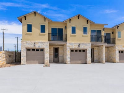 Living area at 106 Tesla CIR - 3 bed 3 bath home