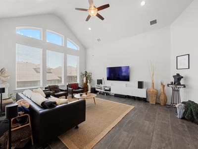 Living area at 109 High Plains Dr - 4 bed 2 bath home